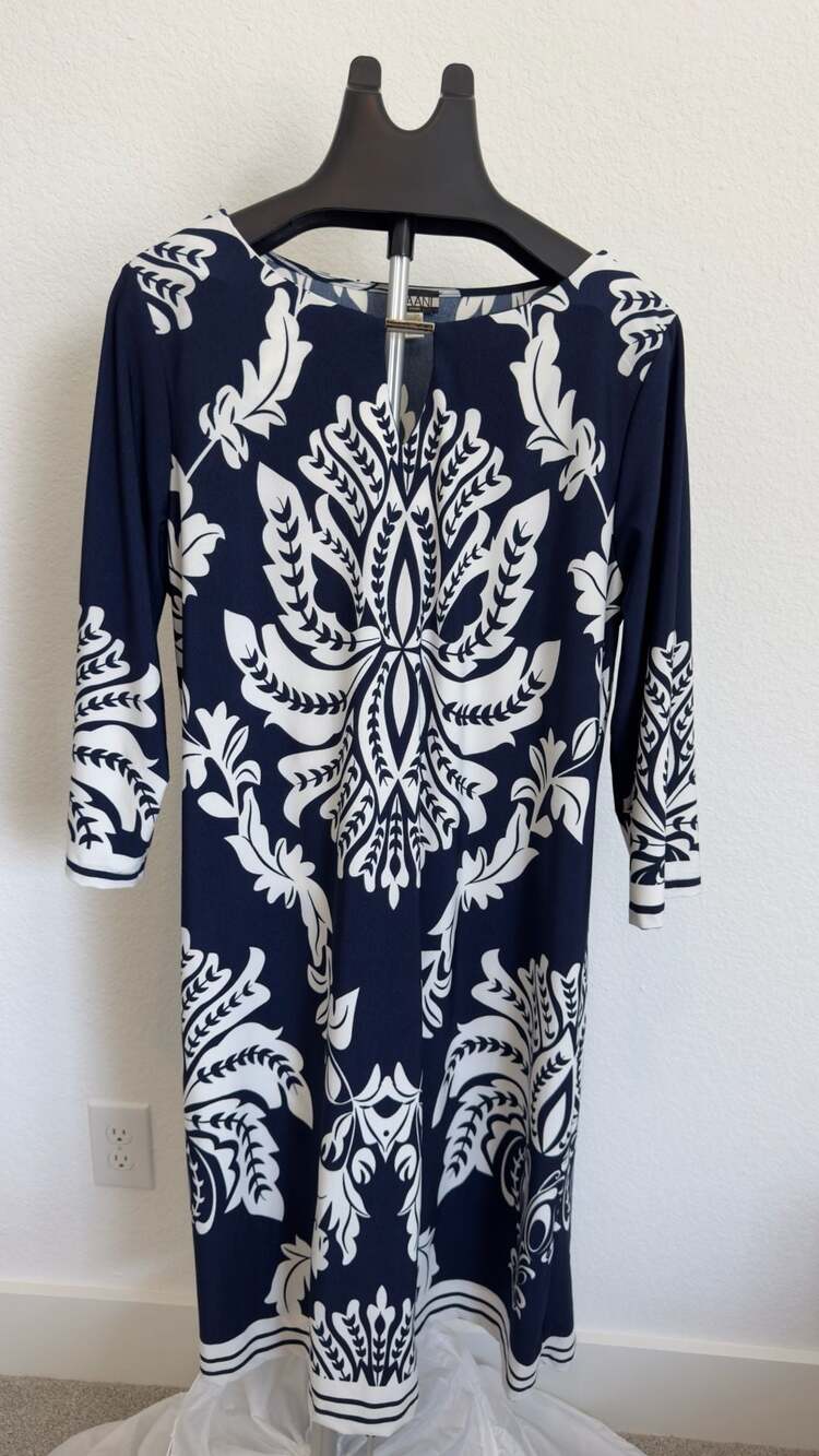 Haani Dress Size 2X Blue White Damask 3/4 Sleeve